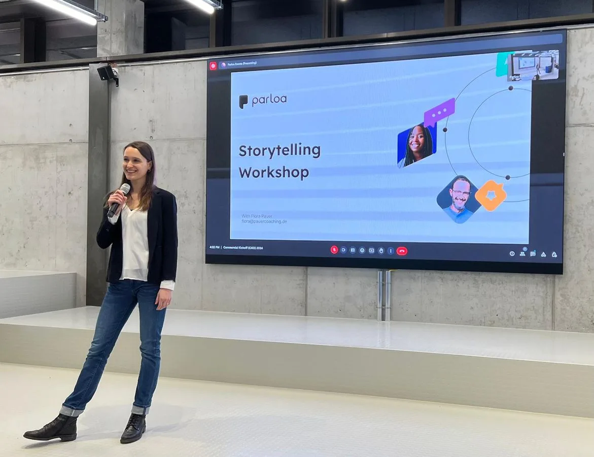 Flora Pauer bei einem Storytelling Workshop bei Parloa